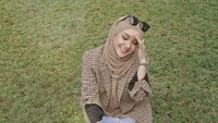 Pemilik nama asli Cita Rahayu ini memohon dukungan para followers-nya agar ia bisa melakukan hal baik. Dirinya juga berujar tak bisa menghapus semua fotonya yang belum berhijab karena semuanya adalah proses. 