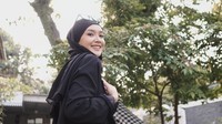Begini potret cantik Cita Citata saat mengenakan hijab. Ia mengatakan keputusan berhijab datang dari dirinya sendiri, tanpa paksaan siapapun, termasuk dari orang terdekat.