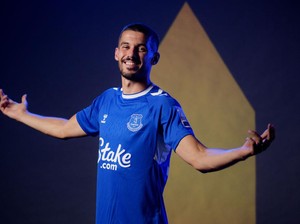 Conor Coady: Lulusan Liverpool, Kini Berseragam Everton