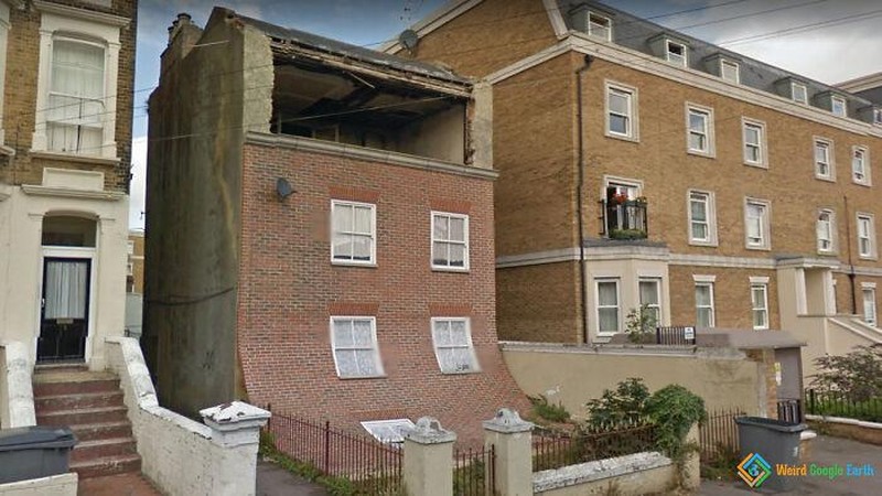 Foto aneh di Google Maps