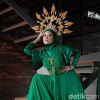 Wolipop sudah berbincang dengan Gecinda Jellyanitricia, model yang viral setelah jatuh saat catwalk di Jember Fashion Carnaval 2022. Gecinda mengatakan video itu terjadi saat gelaran Jember Fashion Carnaval di sepanjang Jalan Sudarman, Alun-alun Jember, Jawa Timur pada 6 Agustus 2022. Foto: Dok. pribadi Gecinda Jellyanitricia.