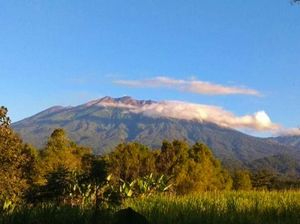 Gunung Raung Waspada, Pendaki Dilarang Rayakan HUT RI di Puncak Sejati