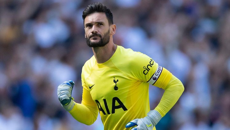 LONDON, ENGLAND - AUGUST 06: Hugo Lloris of Tottenham Hotspur celebrates Tottenhams second goal during the Premier League match between Tottenham Hotspur and Southampton FC at Tottenham Hotspur Stadium on August 6, 2022 in London, United Kingdom. (Photo by Visionhaus/Getty Images)