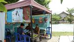 Potret Aktivitas Kantor Kelurahan di Makassar yang Numpang di Kontainer