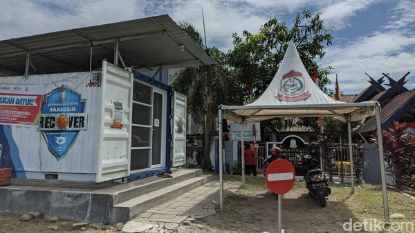 Potret Aktivitas Kantor Kelurahan di Makassar yang Numpang di Kontainer