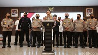 Kapolri Jenderal Listyo Sigit Prabowo menetapkan mantan Kadiv Propam Irjen Ferdy Sambo menjadi salah satu tersangka kasus tewasnya Brigadir Nofriansyah Yoshua Hutabarat atau Brigadir J.