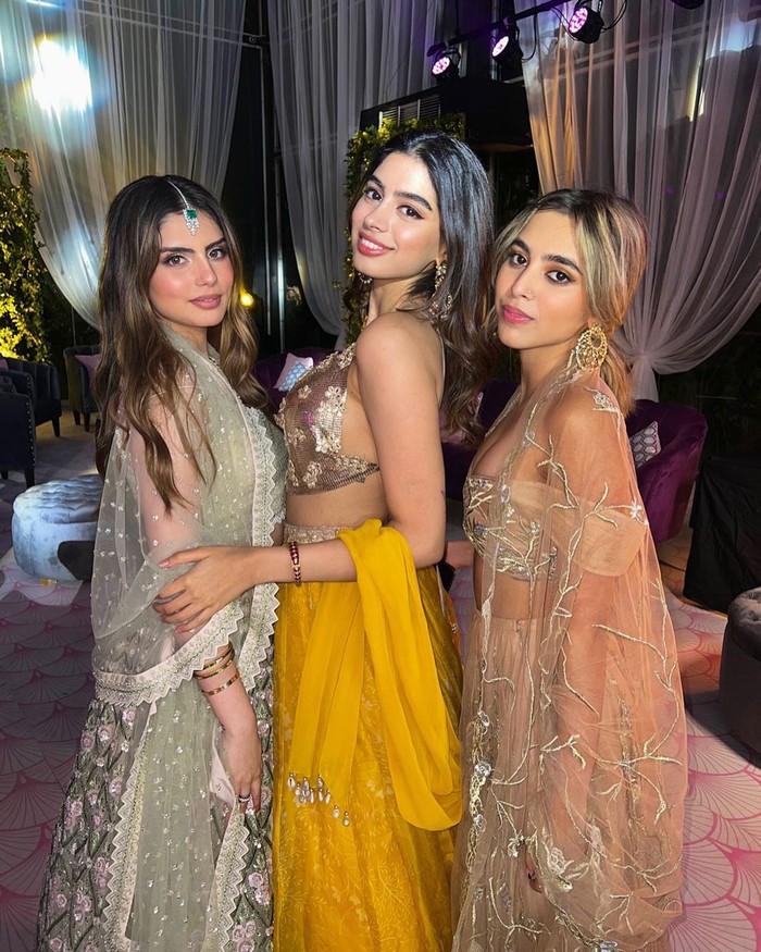Khushi Kapoor & Aaliyah Kashyap Khushi Kapoor & Aaliyah Kashyap