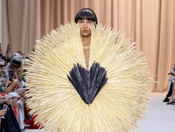 10 Koleksi Busana Unik Jean Paul Gaultier Couture 2022