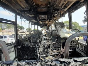 Detik-detik Mencekam Saat Bus AKAP di Tol Jagorawi Bogor Terbakar