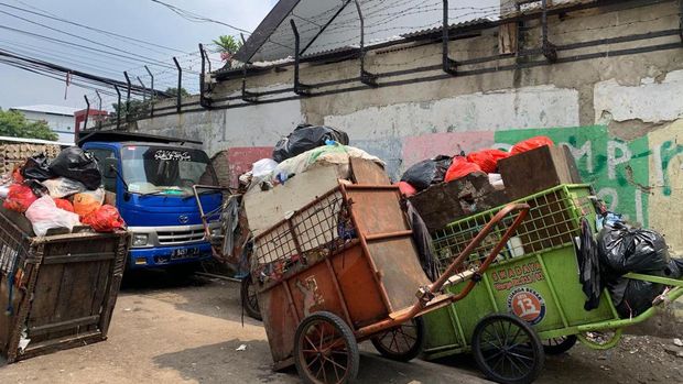 Kondisi di Jl Kenanga, Kramat yang disebut ada sampah.
