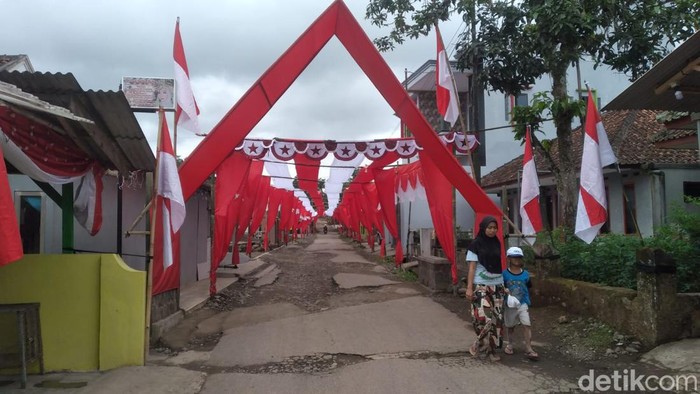 Kreasi Warga Tasikmalaya menyambut HUT RI ke-77