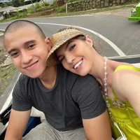 Aktris Mikaila Patritz menikah di usia 18 tahun setelah menamatkan bangku SMA. Istri dari Fardan Khan itu merasakan jerih payah hidup karena dibesarkan sang ibu tanpa sosok ayah sejak lahir. Hal itulah yang mendorongnya untuk menikah muda. Foto: dok. Instagram @mikailapatritz