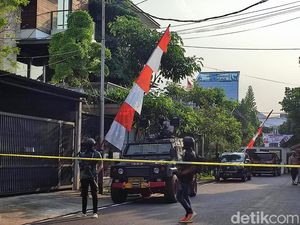 Mobil Taktis Brimob Bergerak Tepat ke Depan Rumah Ferdy Sambo