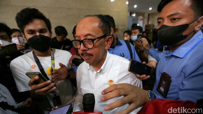 Perwakilan LPSK mendatangi gedung Bareskrim Polri. Kedatangan LPSK untuk berkoordinasi permohonan justice collaborator (JC) Bharada E.