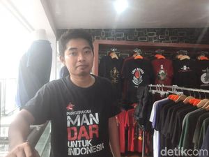 Cerita Pemuda Mandar Kenalkan Budaya-Tokoh Sulbar Lewat Artikel dan Kaos