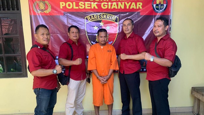 Tersangka Ida Made Wiyanta (41) dibekuk anggota Unit Reskrim Polsek Gianyar.