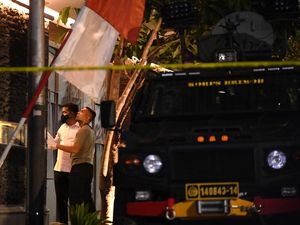 Pistol Jatuh saat Ferdy Sambo Masuk Mengendap-endap