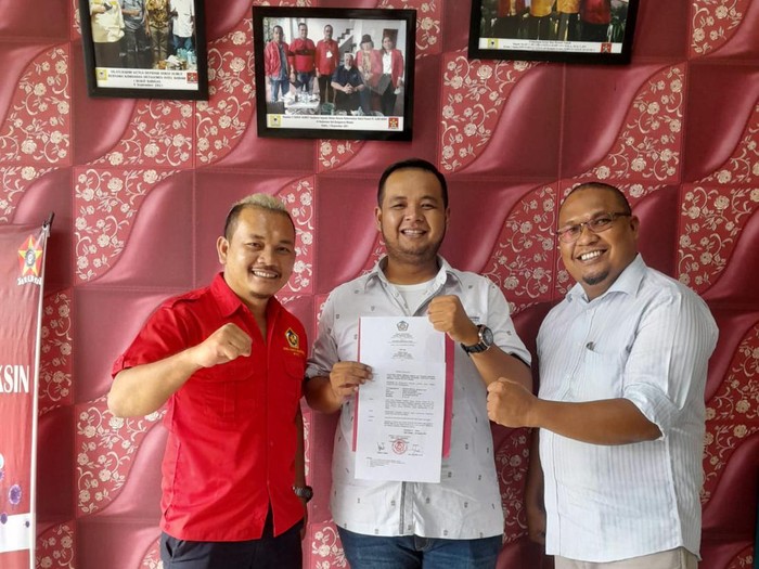 Penyerahan mandataris Depicab WKI Medan (Foto: Istimewa)
