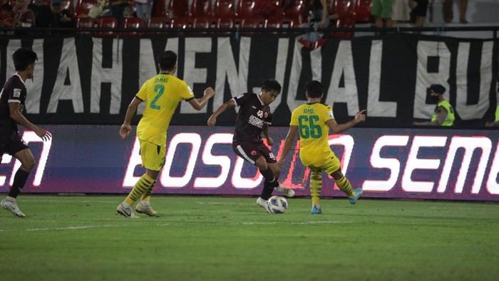 PSM Makassar menang 2-1 melawan Kedah FC di Stadion Kapten I Wayan Dipta, Gianyar, Bali