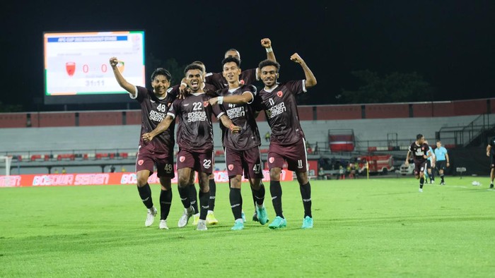 PSM Makassar menang 2-1 melawan Kedah FC di Stadion Kapten I Wayan Dipta, Gianyar, Bali