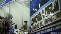 Pameran bursa kerja ini diikuti lebih dari 200 perusahaan dari berbagai jenis usaha.