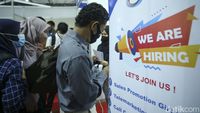 Ribuan Pencari Kerja Tumplek Blek Di Jakarta Job Fair