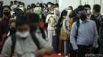 Ribuan Pencari Kerja Tumplek Blek di Jakarta Job Fair