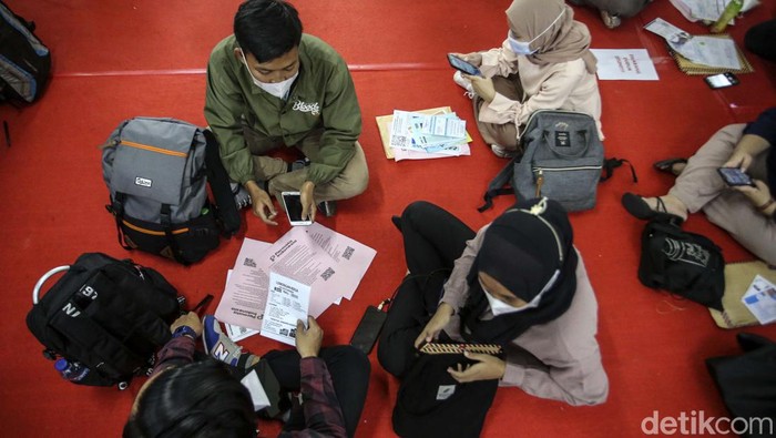Ribuan Pencari Kerja Serbu Jakarta Job Fair di Thamrin City Suku Dinas Tenaga Kerja, Transmigrasi, dan Energi (Sudin Nakertransgi) Jakpus gelar pameran bursa kerja di Mal Thamrin City. Ribuan pencari kerja menyerbu bursa kerja ini.
