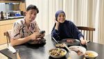 Romantisnya Nycta Gina dan Kinos Saat Sarapan hingga Bakar Daging