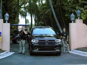 Loyalis Trump Tebar Ancaman ke Petugas FBI