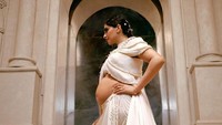 Sonam Kapoor juga mendapat banyak pujian di masa kehamilannya. Ia disebut makin cantik. Foto: dok instagram Sonam Kapoor