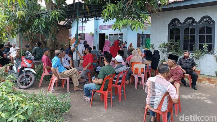 Suasana di rumah duka siswa SD korban penikaman di dalam kelas.