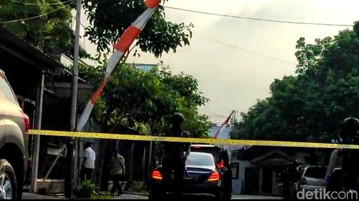 Suasana di sekitar rumah Ferdy Sambo