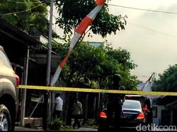 Pengacara Merapat ke Rumah Irjen Ferdy Sambo, Brimob Masih Berjaga