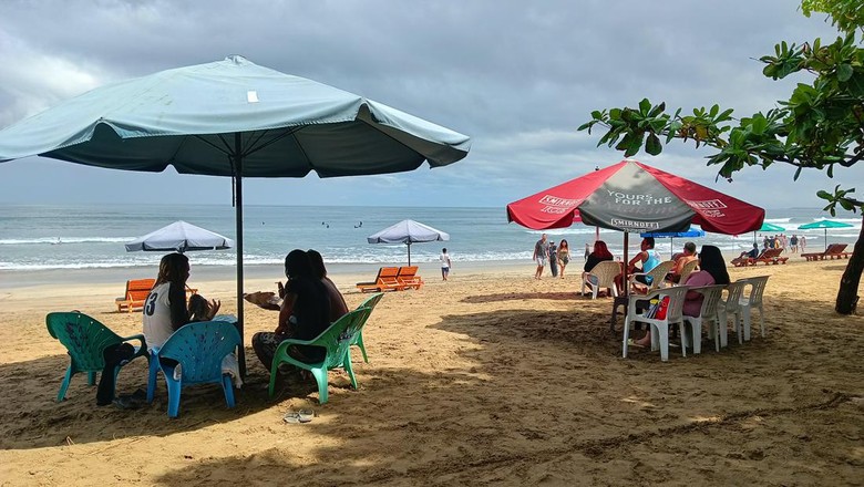 Suasana Pantai Kuta, Selasa (9/8/2022) Suasana Pantai Kuta, Selasa (9/8/2022)