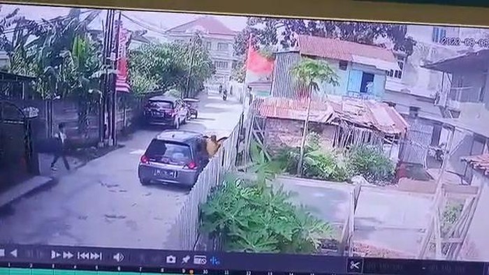 Tangkapan layar video viral diduga pencurian sepeda di Palembang