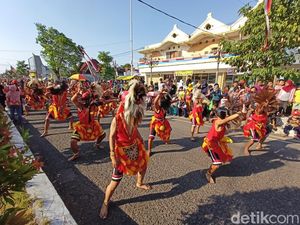 2022 Penari Bujangganong dan Sufi Menari Massal Pecahkan Rekor MURI