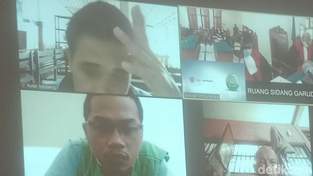Terdakwa judi bola online pakai duit istri di Surabaya