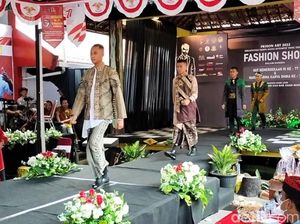 Anggunnya Napi Lapas Banyuwangi Peragakan Busana Desainer di Atas Catwalk