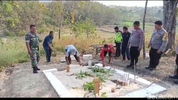 Bangunan mirip makam di Bojonegoro dibongkar, isinya bikin tercengang