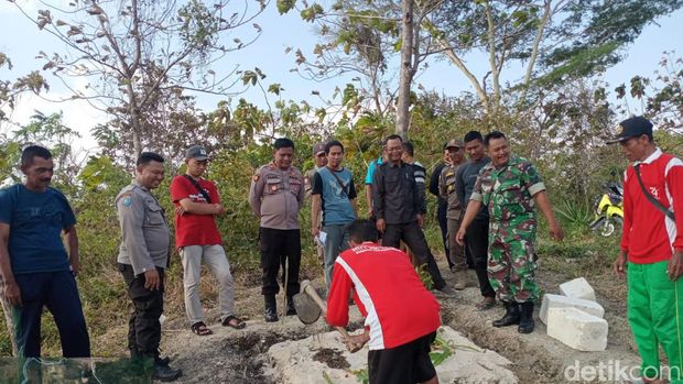 Bangunan mirip makam di Bojonegoro dibongkar, isinya bikin tercengang