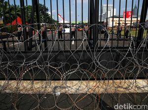 Ada Demo, Lalin Jalan Gatot Subroto Depan DPR Dialihkan Pagi Ini