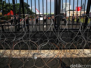 Ada Demo, Lalin Jalan Gatot Subroto Depan DPR Dialihkan Pagi Ini