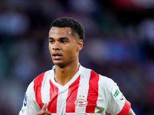 Cerita Pemain PSV Eindhoven yang Nyaris Gabung MU