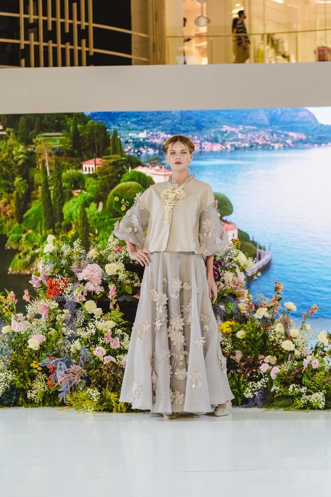 Koleksi busana terbaru Wearing Klamby terinspirasi Pulau Selayar yang ditampilkan dalam fashion show di Bazaar Fashion Festival 2022, Sabtu (6/8/2022), Senayan City Mall, Jakarta Pusat. Foto: Foto: Dok. Bazaar