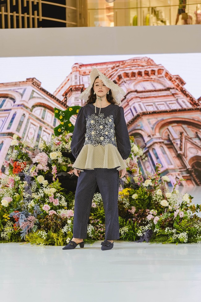 Inilah koleksi terbaru hijab Wearing Klamby dalam fashion show di Bazaar Fashion Festival 2022, Sabtu (6/8/2022), Senayan City Mall, Jakarta Pusat. Foto: Foto: Dok. Bazaar