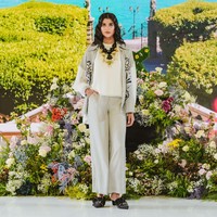 Koleksi busana terbaru Wearing Klamby terinspirasi Pulau Selayar yang ditampilkan dalam fashion show di Bazaar Fashion Festival 2022, Sabtu (6/8/2022), Senayan City Mall, Jakarta Pusat. Foto: Foto: Dok. Bazaar