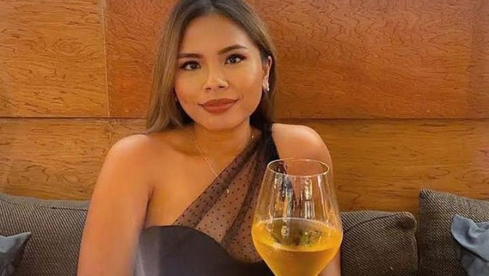 Felicia Hutapea, Anak Hotman Paris yang Doyan Kulineran Keliling Dunia