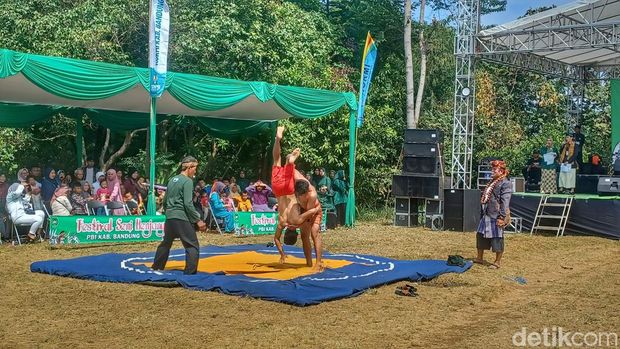 Festival Benjang 2022 di Ciporeat, Kabupaten Bandung.