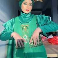 Gecinda berusaha tetap percaya diri dan tidak panik saat jatuh di tengah-tengah catwalk. Dia merasa punya tanggung jawab besar karena memeragakan busana desainer yang sudah percaya padanya untuk mengenakan baju tersebut. Dan aku nggak mau merusak nama JFC yang udah terkenal bagus banget dengan jatuhnya aku saat catwalk. Makanya aku berusaha sebisa mungkin agar tetap slay meskipun kurang maksimal, ujarnya. Foto: Dok. TikTok @jellydrinkmatcha.